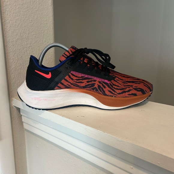 Nike Air Zoom Pegasus 38 Burnt Sunrise Black Running Shoes Women's Size 8 Tiger - Picture 5 of 9